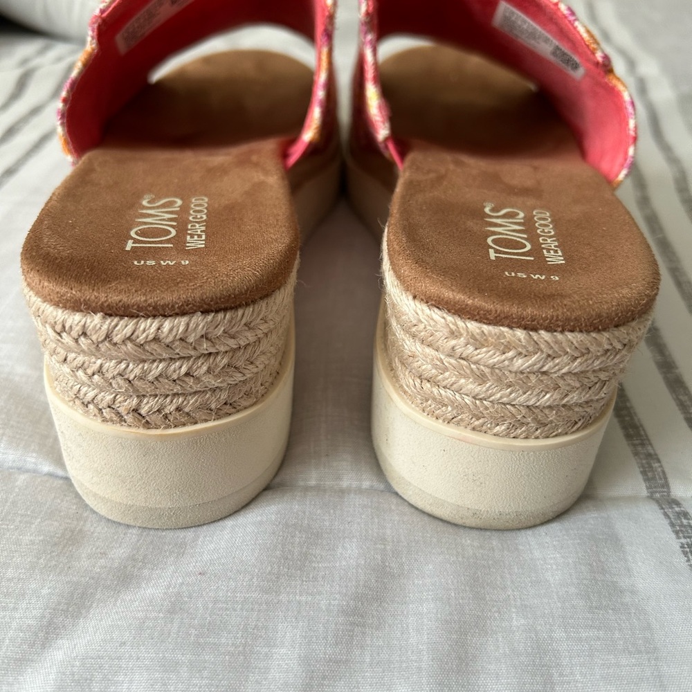 TOMS Vibrant Pink and Yellow Slide Sandals - Picture 4 of 4